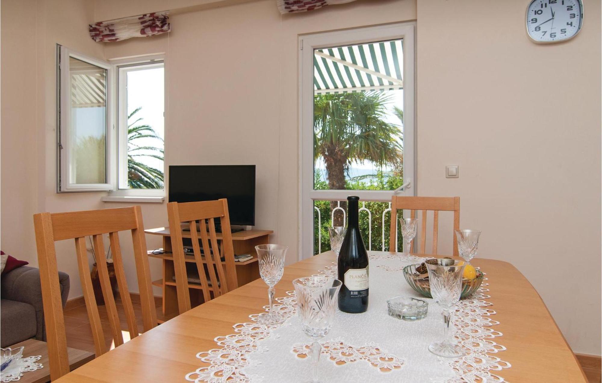 Gorgeous Home In Kastel Gomilica With Wifi Kastela Exterior photo