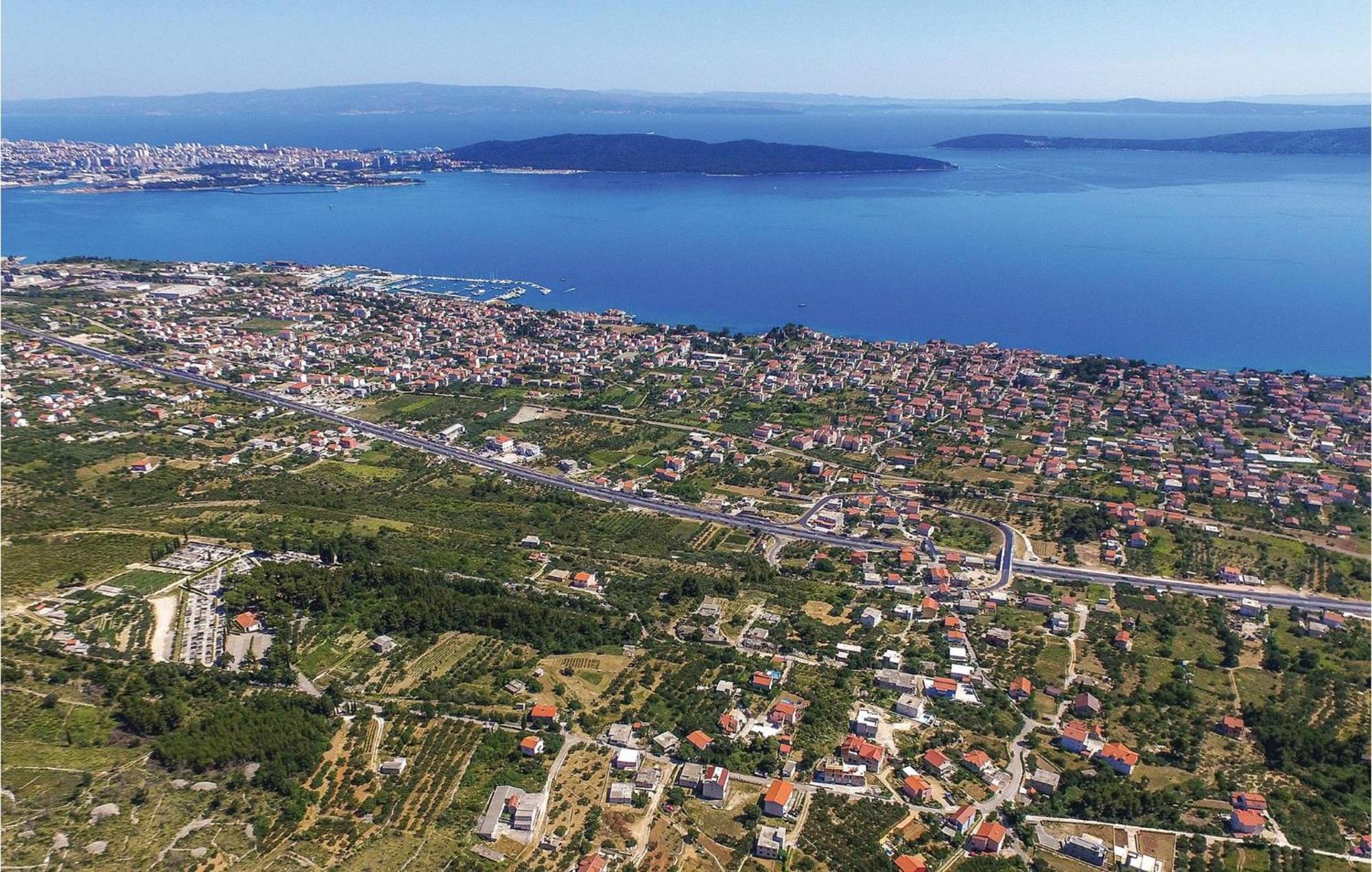 Gorgeous Home In Kastel Gomilica With Wifi Kastela Exterior photo